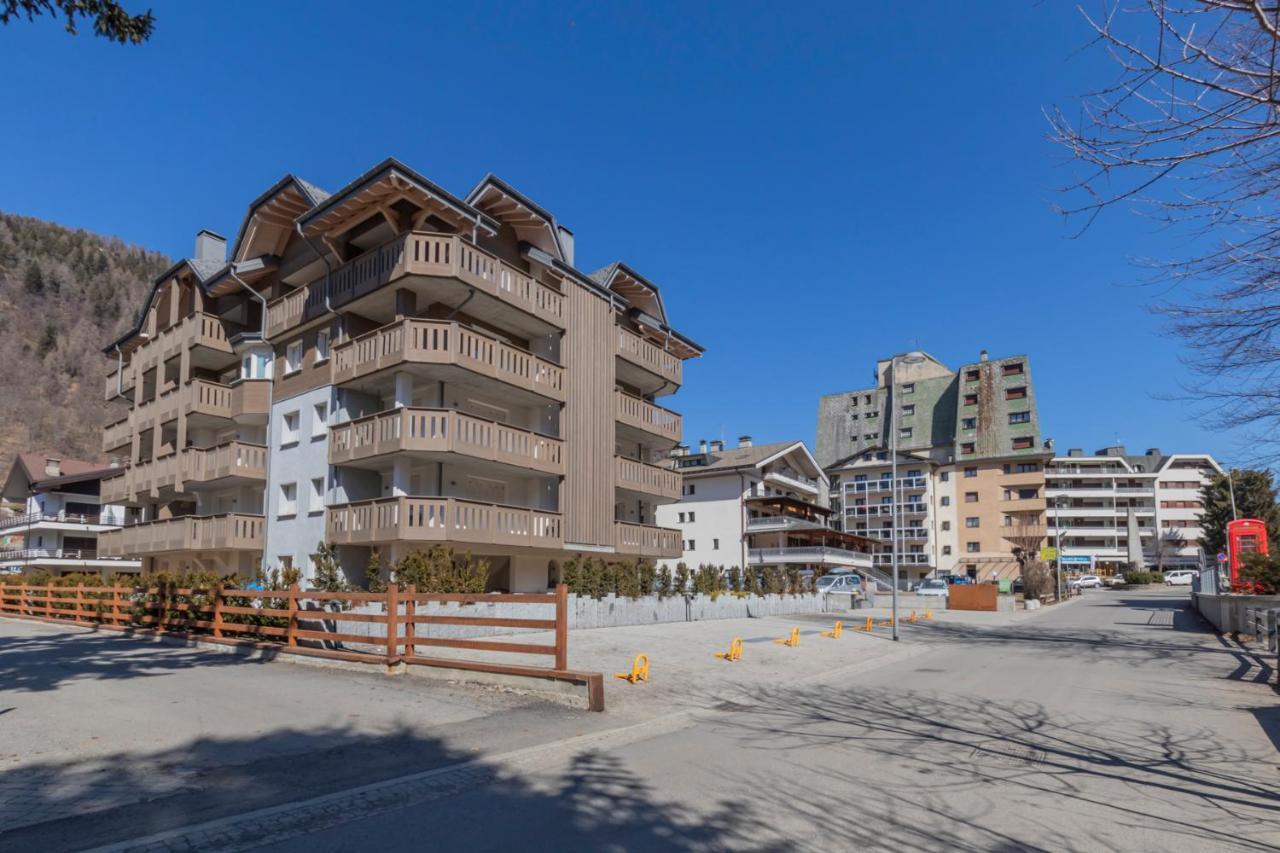 Cristallo Apartment - Ristrutturato Nuovo Centro Aprica Ngoại thất bức ảnh